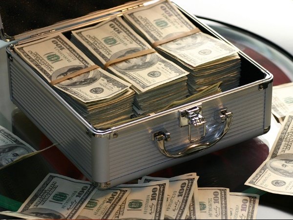 విమానంలోనే అరెస్ట్ విమానంలోనే అరెస్ట్