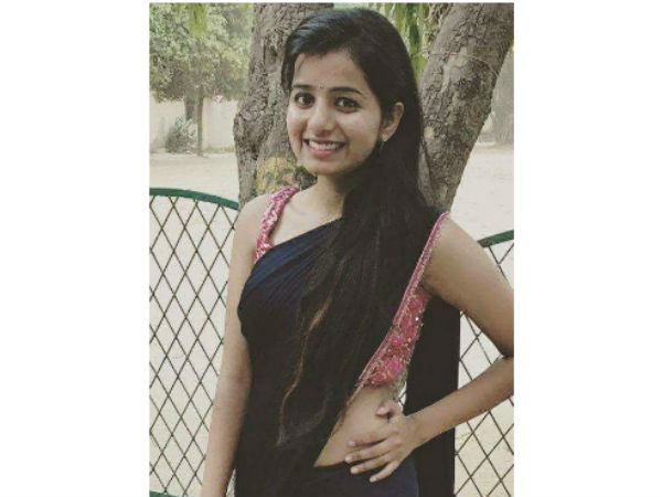 చీకట్లో అయోమయానికి గురై