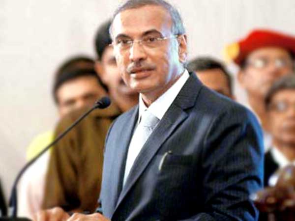  ఆటో రిక్షాలో దవాఖానకు లోయ తరలింపు