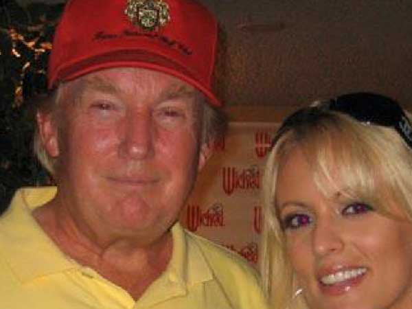  పోర్న్‌స్టార్‌తో సీక్రెట్ అఫైర్?