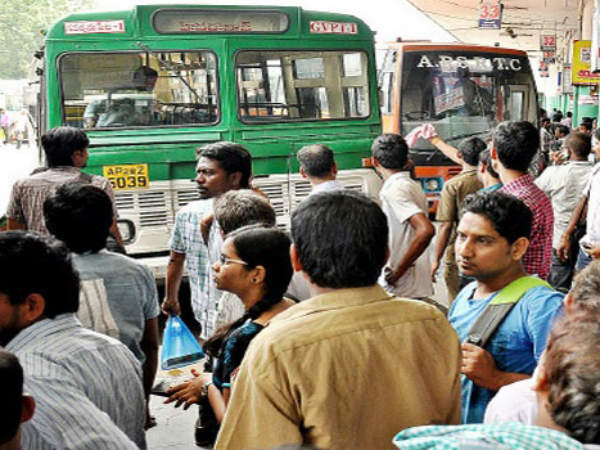  వారంలో సొంతూళ్లకు తరలి వెళ్లిన 20 లక్షల మంది