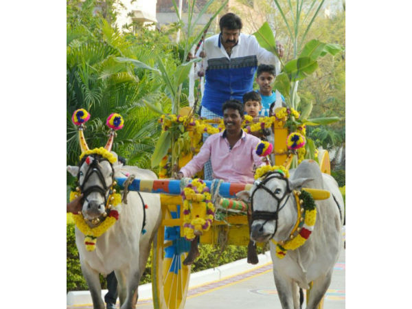 మనవడు దేవాన్ష్తో కలిసి ఎడ్లబండిపై... మనవడు దేవాన్ష్తో కలిసి ఎడ్లబండిపై...