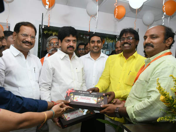 మంగళగిరి ఐటి క్లస్టర్ లో...త్వరలో 10 వేల ఉద్యోగాలు... మంగళగిరి ఐటి క్లస్టర్ లో...త్వరలో 10 వేల ఉద్యోగాలు...