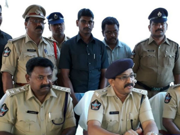 ఎస్పీ మీడియా సమావేశం...గుట్కా గుట్టు రట్టు