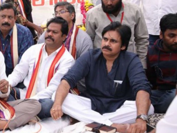 పవన్ కళ్యాణ్ దిష్టిబొమ్మల దగ్ధం చేయాలని పిలుపు