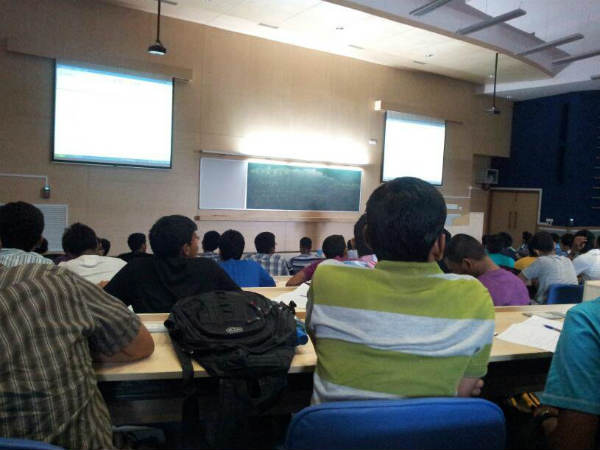 ఖంగుతిన్న...నూజివీడు ట్రిపుల్ ఐటీ యాజమాన్యం... ఖంగుతిన్న...నూజివీడు ట్రిపుల్ ఐటీ యాజమాన్యం...