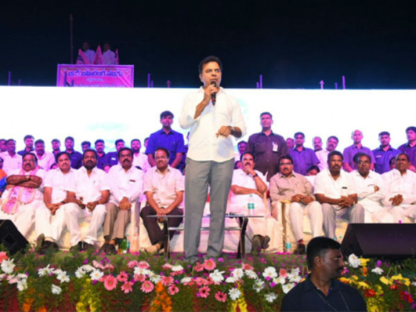 అడ్డుపడ్డ సీమాంధ్ర నేతలు