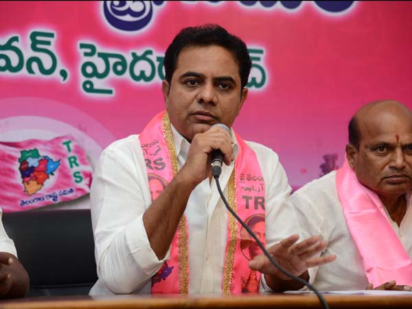 డీకే అరుణ, జైపాల్ రెడ్డిపై విమర్శలు