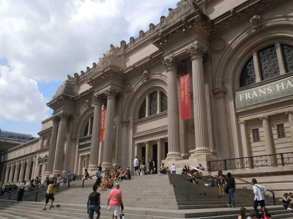 ప్రభుత్వ ఉద్యోగులకు బదులు...