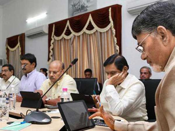  సీనియర్ మంత్రి...యనమల ఏమన్నారంటే..