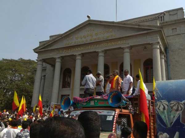 ఎన్నికల్లో బుద్ది చెబుతాం