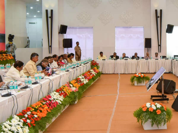 ఆర్ అండ్ బి మీద...ఆగ్రహం...మర్యాదగా చెబితే.. ఆర్ అండ్ బి మీద...ఆగ్రహం...మర్యాదగా చెబితే..