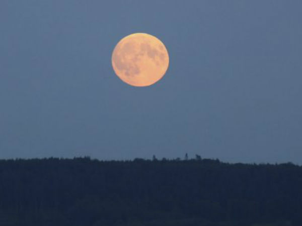 ఖగోళ అద్భుతం సూపర్ బ్లడ్ మూన్