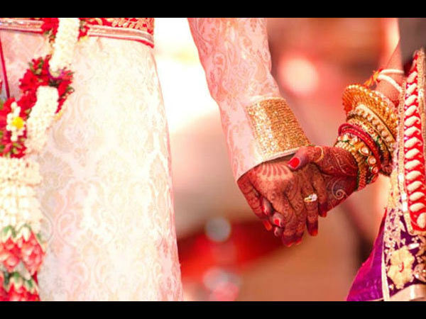 ఫేస్‌బుక్ వివాహాలు నిలబడవు
