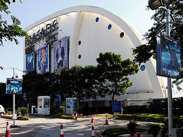 ఎమర్జెన్సీలో దారేది?