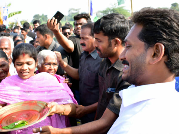 21మందిని కాల్చి చంపించారు