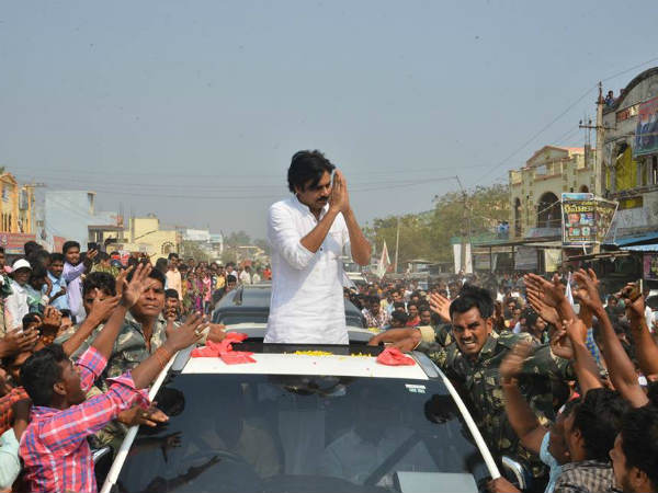 లెఫ్ట్ కాదు, రైట్ కాదు, ప్రజల పక్షం లెఫ్ట్ కాదు, రైట్ కాదు, ప్రజల పక్షం