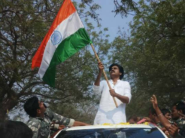 జనసేనలో చేరేందుకు నేతల ఆసక్తి