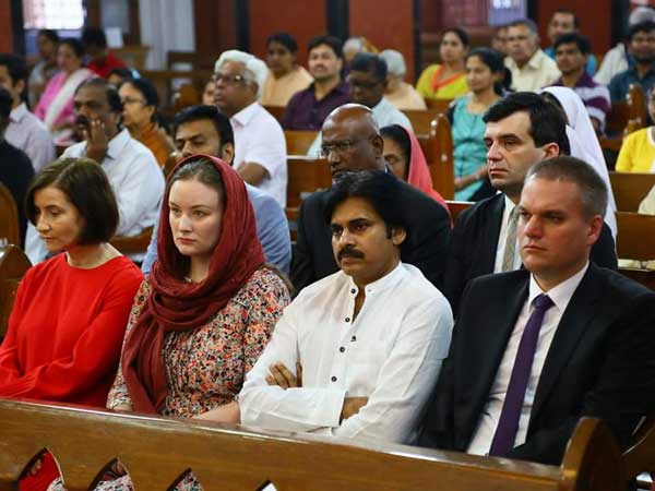  పవన్‌తో మాట్లాడా, బ్రిలియంట్ అని గుర్తించా