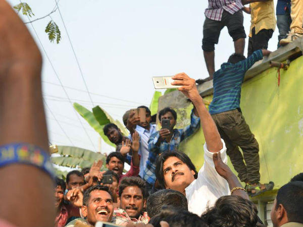 రైతులకు బేడీలు వేసినప్పుడు