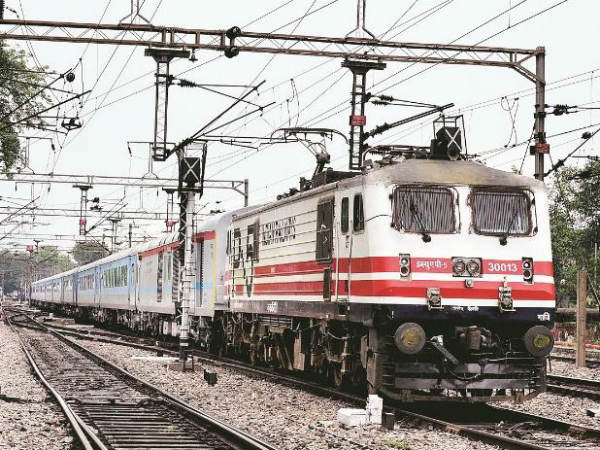  చట్టబద్ధంగా విడి రైల్వే బడ్జెట్ అవసరం లేదన్న నీతి ఆయోగ్