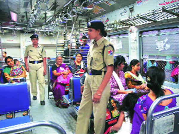 మహిళా ప్రయాణికుల భద్రతకు పెద్దపీట