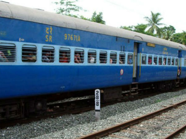  బోగిలో కొడుకుతో బాధితురాలు మాత్రమే