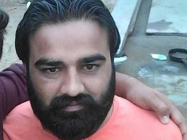  తన చిన తనంలో ఇలా...