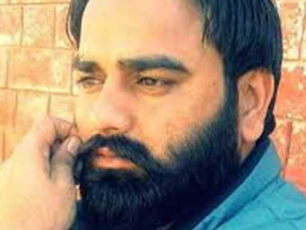  అతను ఫేస్‌బుక్‌లో యాక్టివ్...