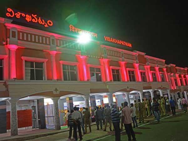  బల్బ్ లైన్ క్లియర్ చేస్తే విశాఖ రైల్వే స్టేషన్ రూపురేఖలే మార్పు