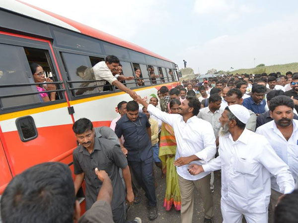  ఎవరినీ బలవంతంగా పిలవడం లేదు