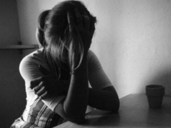 మొదటి భర్త నుంచి విడివడి... మొదటి భర్త నుంచి విడివడి...