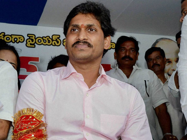 టిఫిన్ కోసం పిలిస్తే వెళ్ళాను