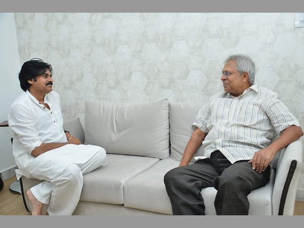 పవన్ ఈ రోజు పాలిటిక్స్ ప్రారంభించారు, టాస్క్ ప్రశంసనీయం పవన్ ఈ రోజు పాలిటిక్స్ ప్రారంభించారు, టాస్క్ ప్రశంసనీయం