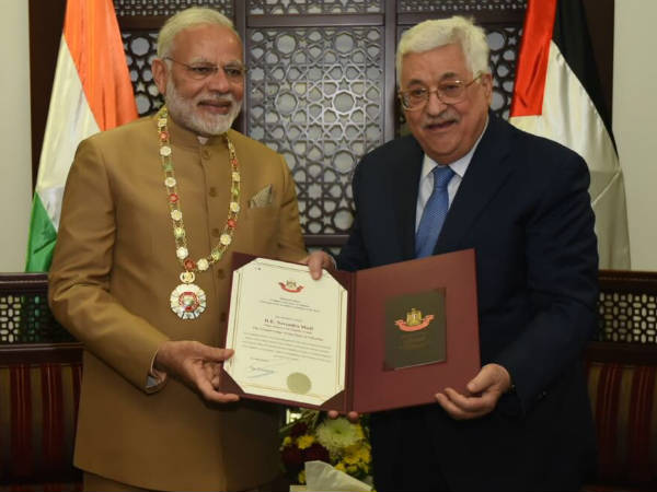 మోడీని సత్కరించిన పాలస్తీనా అధ్యక్షుడు...