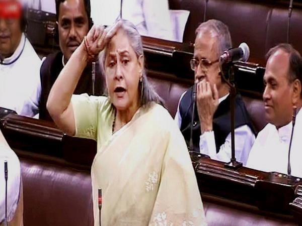 మమతకు అండగా నిలిచిన జయా బచ్చన్ మమతకు అండగా నిలిచిన జయా బచ్చన్