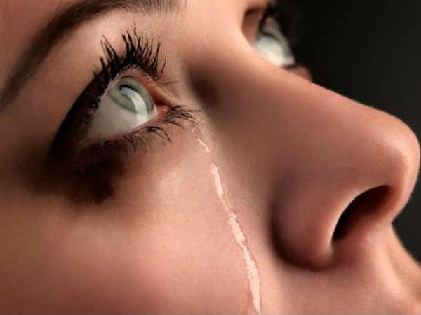 ఆర్థిక ఇబ్బందులు...పిల్లల స్కూలు ఫీజు కట్టలేక... ఆర్థిక ఇబ్బందులు...పిల్లల స్కూలు ఫీజు కట్టలేక...