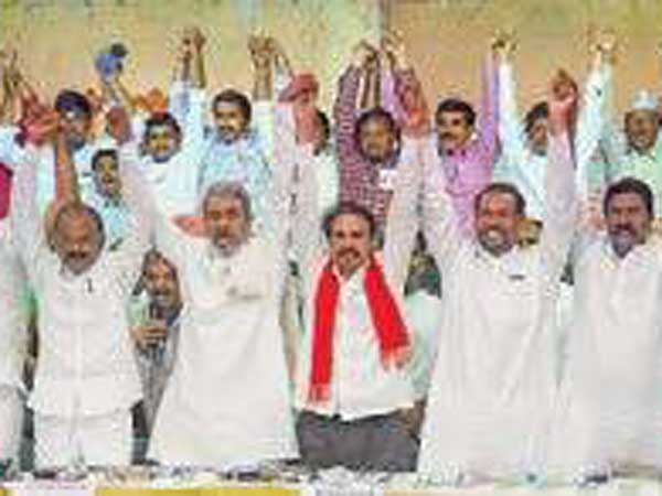 వరుస ఆందోళనలతో...ఢిల్లీలో పార్లమెంట్ ముట్టడికి సైతం సై... వరుస ఆందోళనలతో...ఢిల్లీలో పార్లమెంట్ ముట్టడికి సైతం సై...