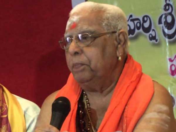 పవన్, చిరులపై అయ్యన్నపంతులు ఆసక్తికర వ్యాఖ్యలు పవన్, చిరులపై అయ్యన్నపంతులు ఆసక్తికర వ్యాఖ్యలు