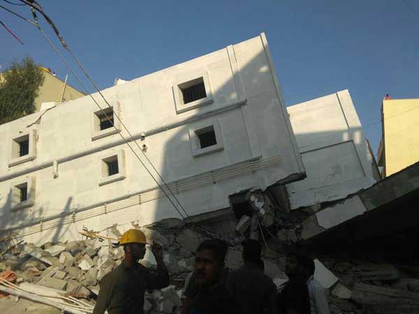 20 మంది ఆచూకి