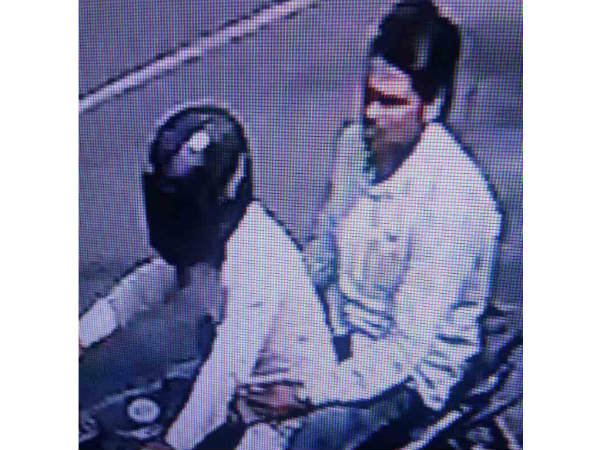 జైలులో ఉండగా వారితో పరిచయాలు