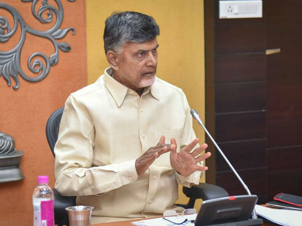 పక్కదారి పట్టిస్తున్న బాబు పక్కదారి పట్టిస్తున్న బాబు