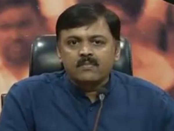 ఏపీ ప్రజలకు క్షమాపణ చెప్పండి..