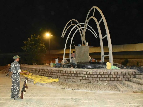 ఎవరిదా బీఎండబ్ల్యూ?: ఎవరిదా బీఎండబ్ల్యూ?: