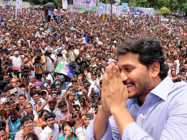 వ్యూహత్మకంగానే జగన్ అడుగులు