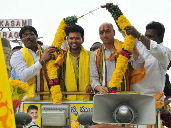 మిస్టర్ ప్రైమినిస్టర్.. మిస్టర్ చీఫ్ మినిస్టర్.. విష్ణు సంచలనం