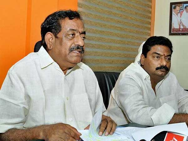 మేయర్ శ్రీధర్ వర్గీయులమిదే