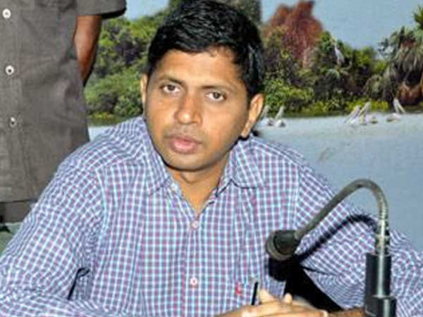  కలెక్టర్ పై ఎమ్మెల్యే ఆగ్రహం...సిఎంకు ఫిర్యాదు...