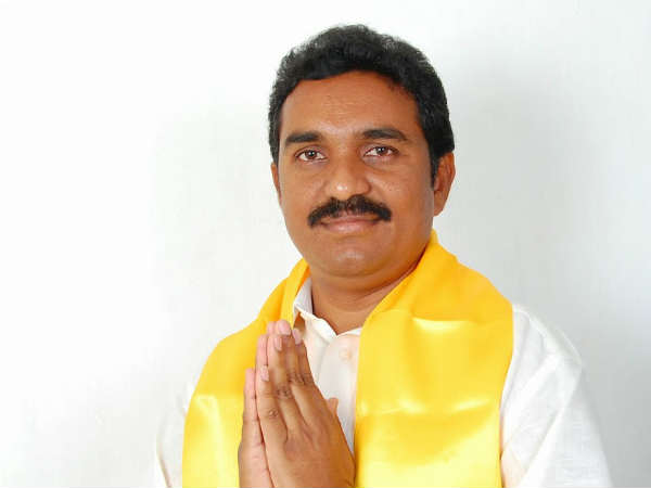  పంటనష్టపోయిన కుటుంబాలకు...ఎమ్మెల్యే పరామర్శ...