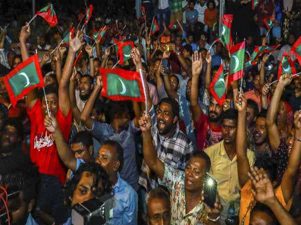 మరింత ఉద్రిక్తంగా మాల్దీవులు మరింత ఉద్రిక్తంగా మాల్దీవులు